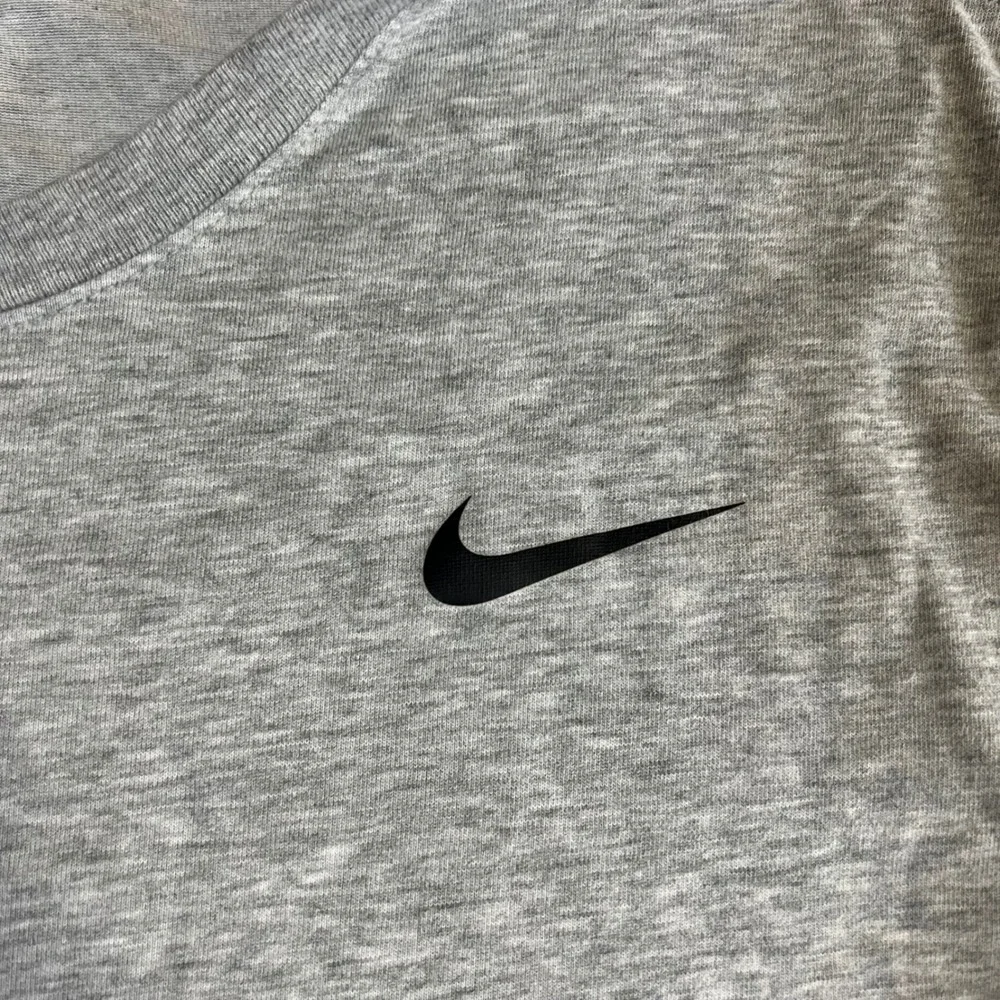 Nike Mens The Nike Tee Long Sleeve Shirt Heather Grey Swoosh Logo Large L